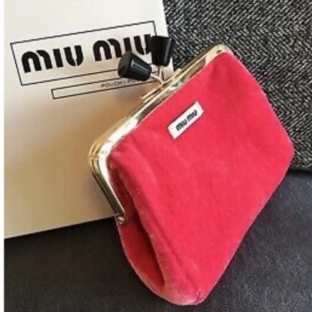 Miu Miu Pink Velvet Pouch Pochette Coin Bag/Purse with Kisslock Closure - Picture 4 of 6